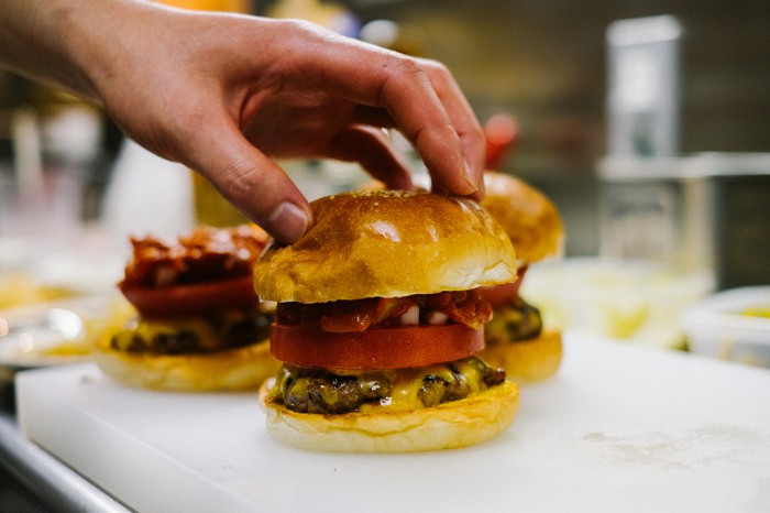 pharrell-williams-burger-lancement-photo