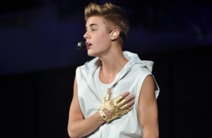 Justin Bieber pose en sous-vêtement pour Calvin Klein