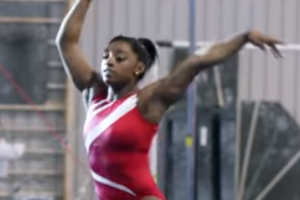 Simone Biles dans le spot « Unlimited You » de Nike