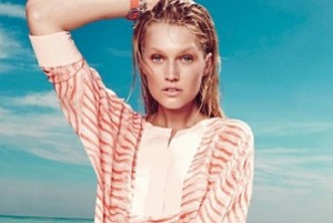 Toni Garrn reprend du service chez Aigner