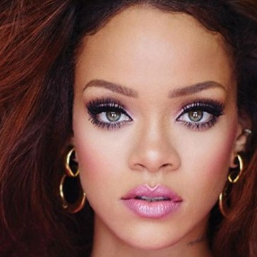 Rihanna : égérie de son nouveau parfum Riri by Rihanna