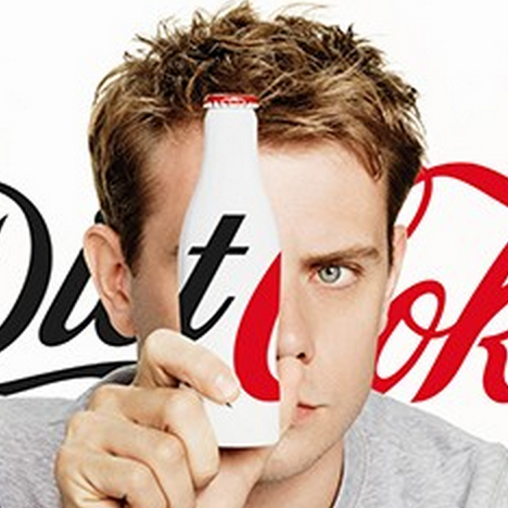 Coca-Cola dévoile sa collaboration avec J.W. Anderson