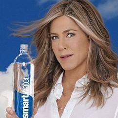 Jennifer Aniston dans une vidéo interactive pour Smartwater