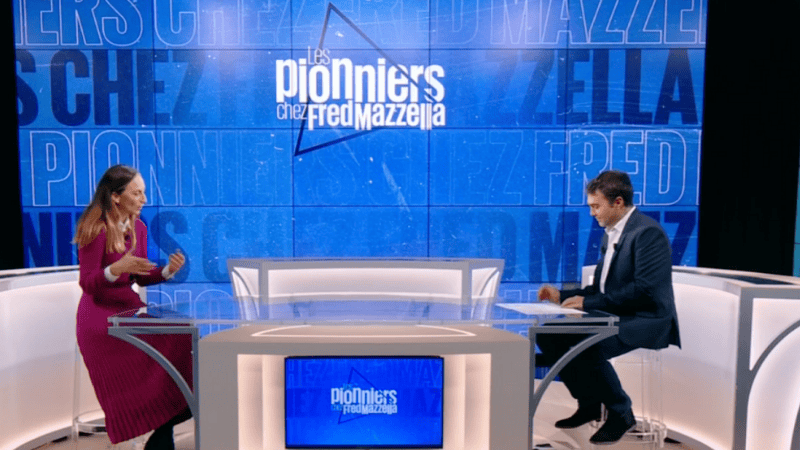 Céline LAZORTHES sur un plateau TV