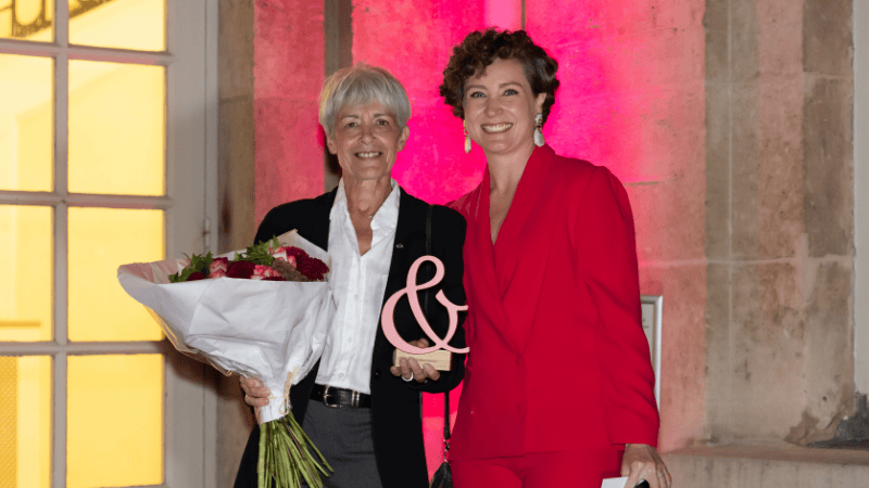 Claudie HAIGNERÉ reçoit le Simone & Nelson d'honneur