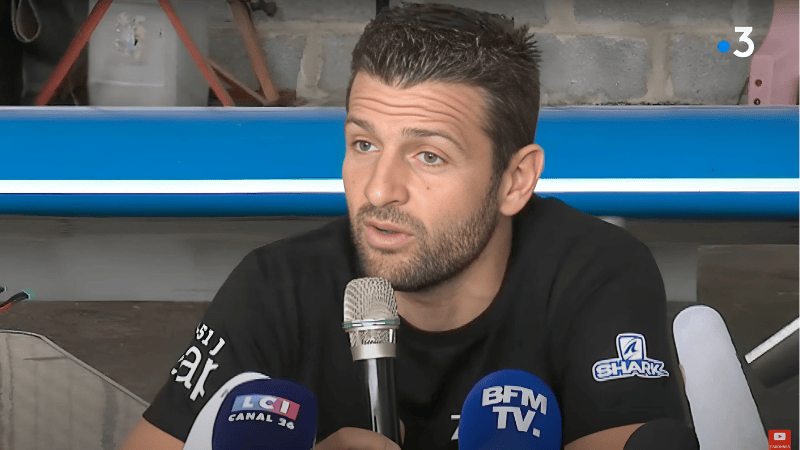 Intervention de Franky ZAPAK avant sa traversée de la manche en flyboard