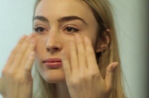ElsaMuse fait une vidéo en stop motion pour Lancel