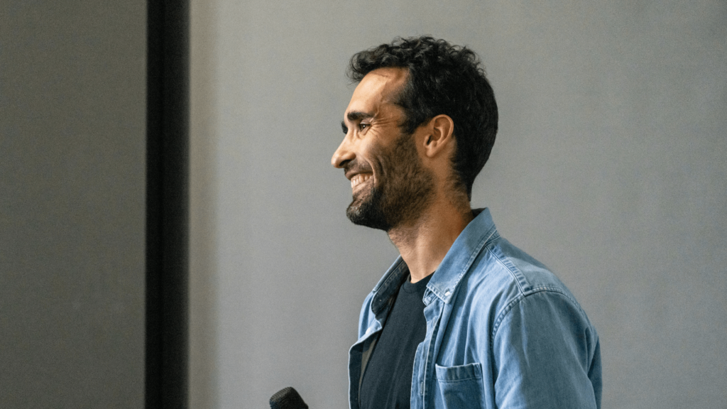 Participation de Martin FOURCADE à une conférence ©Simone et Nelson