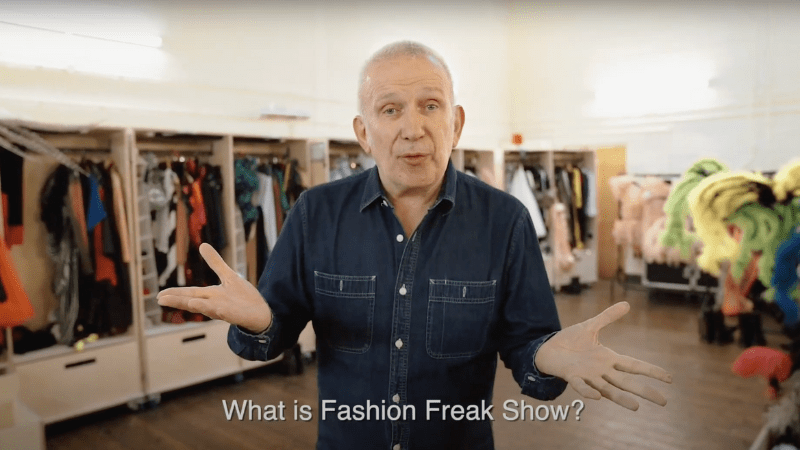 Intervention de Jean-Paul GAULTIER à une interview sur la Fashion Show