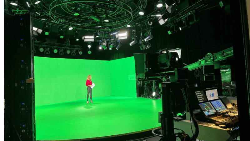 Intervention de Vicky BOGAERT pour un plateau TV