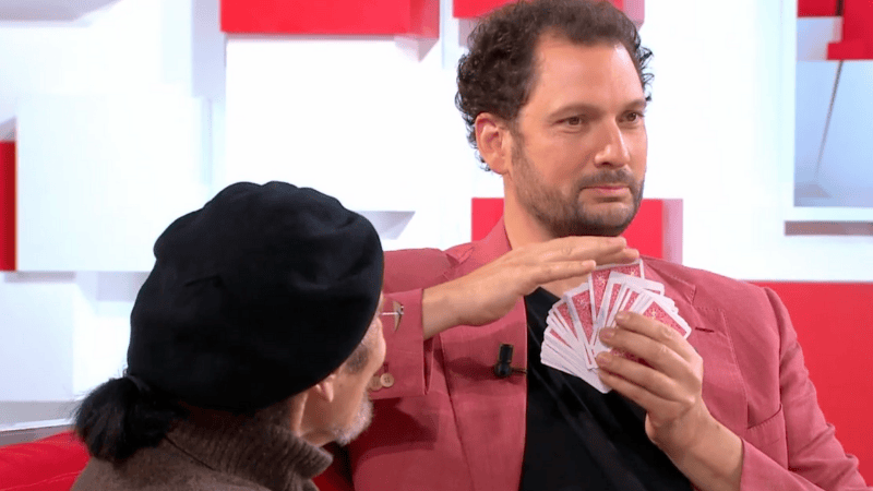 Tour de magie d'Éric ANTOINE lors d'un passage télévisé