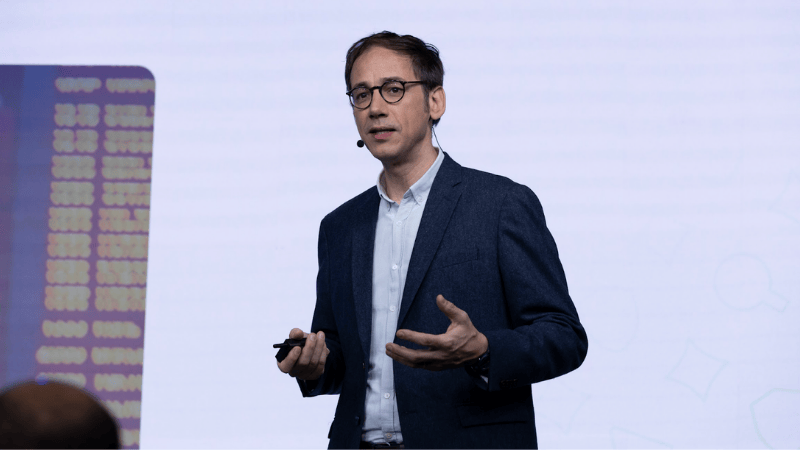 Intervention de Arnaud CARÉ à une conférence