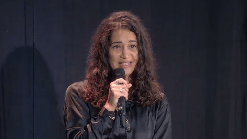 Rébecca Stéphanie RENVERSEAU prend la parole